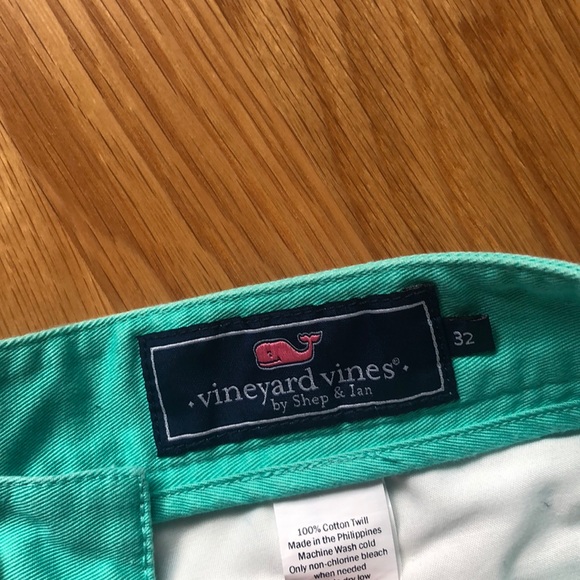 Vineyard Vines Pattern Club Short - Picture 3 of 5